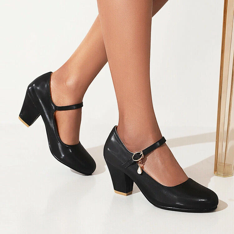 Ladies black top shoes block heel