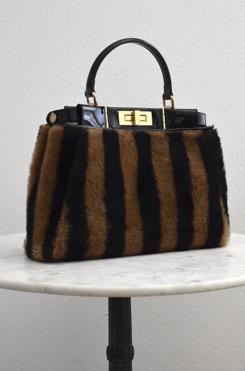 超高級ライン!【FENDI】チンチラFURバケットバック美品（専用袋付）◇ 超高級ライン!【FENDI】チンチラFURバケットバック美品（専用袋付