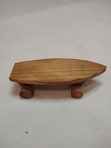 Mini Finger Skateboard – Wooden Finger Board