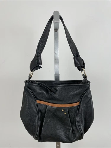TRE VERO Black Pebbled Leather Shoulder Bag