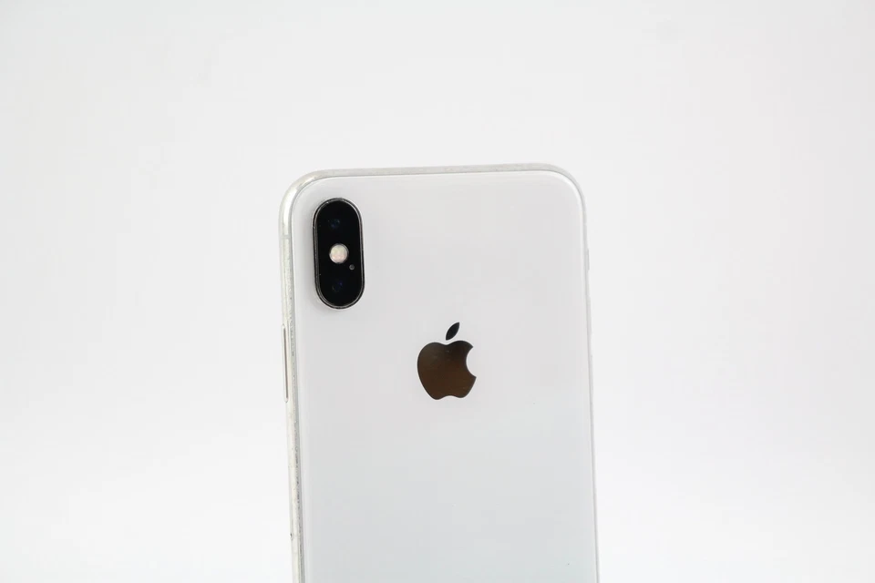 Apple iPhone X (Unlocked) A1901 64GB Silver Grade C Original Box - Image 4 of 4