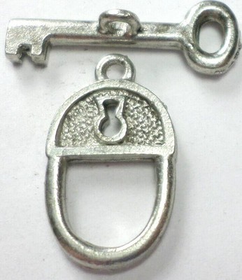 20 Sets Vintage Dark Antique Silver Plated Lock &Key 21mm w/23mm Bar Toggles