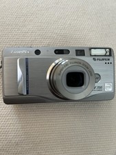 FUJIFILM FinePix F700 Sliver Compact Digital Camera. Camera Only *read*(024)