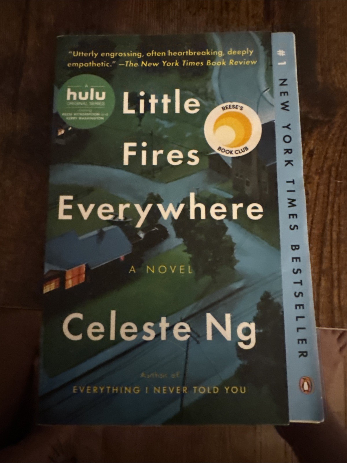 Little Fires Everywhere: Reese's Book Club : A Novel by Celeste Ng (2019, Trade