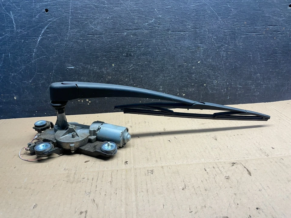 2004 to 2009 Mazda 3 Windshield Rear Wiper Motor V1885 DG - Image 2 of 4