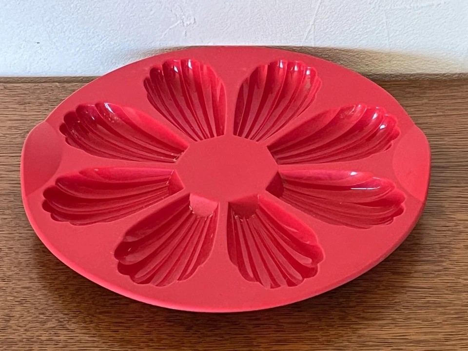 Moule en silicone TUPPERWARE - Moule a madeleines - Patisserie gateau - TBE !!!! - Photo 1/1