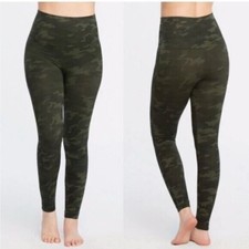 Spanx Look At Me Now Green Camo Leggings size Medium NWOT
