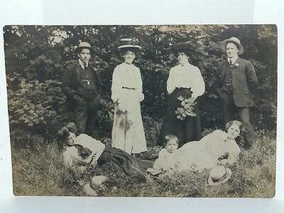 Viktorianische Familie genießt einen Tag auf dem Land antike Postkarte um 1900