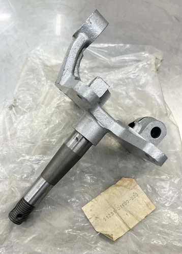 KNUCKLE, STEERING RH