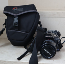 Olympus EVOLT E-400 digital SLR camera with Kodak CCD sensor  bag