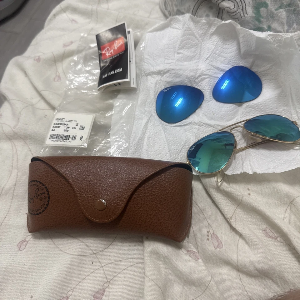 Ray-Ban Aviator Gradient RB3025 Occhiali da Sole Unisex Adulto - Argento/ Azzuro, foto 4 di 4
