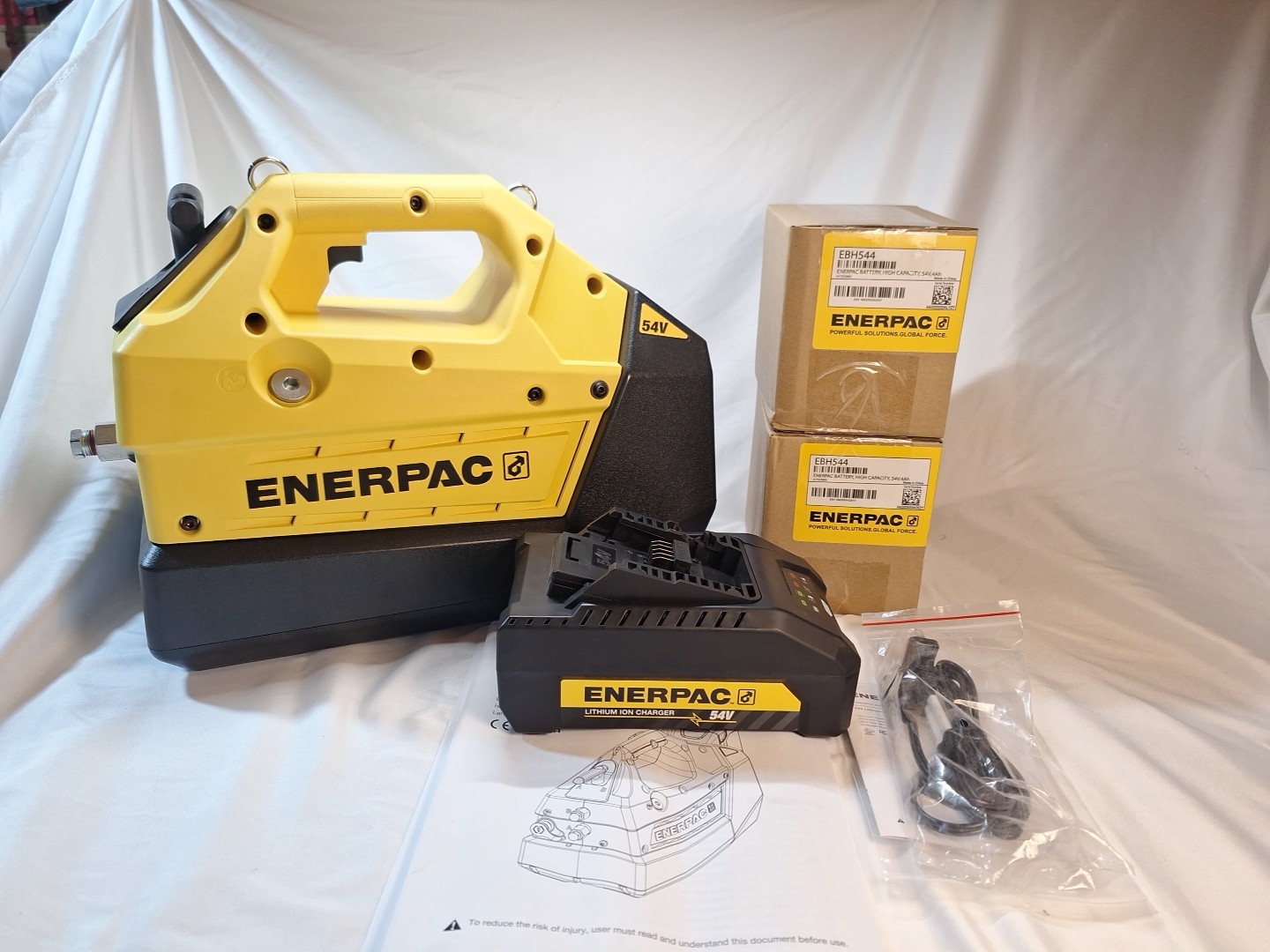 Enerpac XC2204MB Cordless Hydraulic Pump, 54v, 4L, 3/2 Man, DAMAGED CHARGER