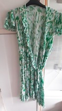 Green Floral Wrap Dress with Short Sleeves in Size 18 for Summer