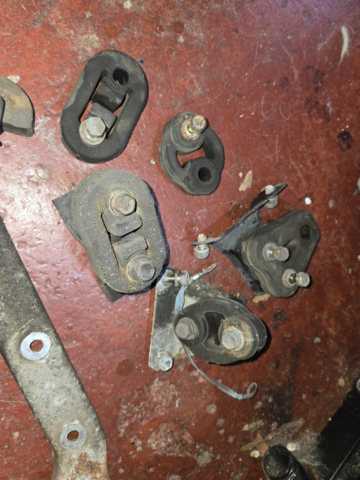 Colgadores de escape 91 92 93 3000gt VR4 Dodge Stealth TT Foto 2 de 4