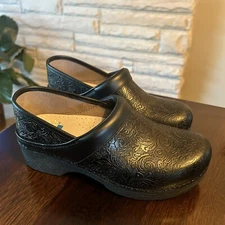 Dansko Black Leather Tooled Clog Women's Size 37 US 6.5-7