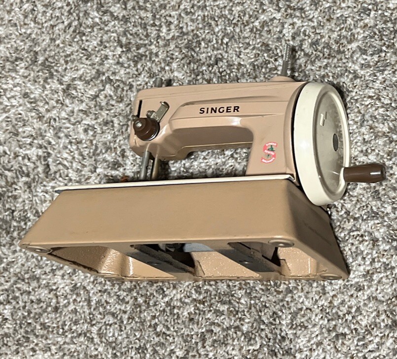 Vintage Child’s Singer Sewing Machine Beige Collectible Pre owned eBay