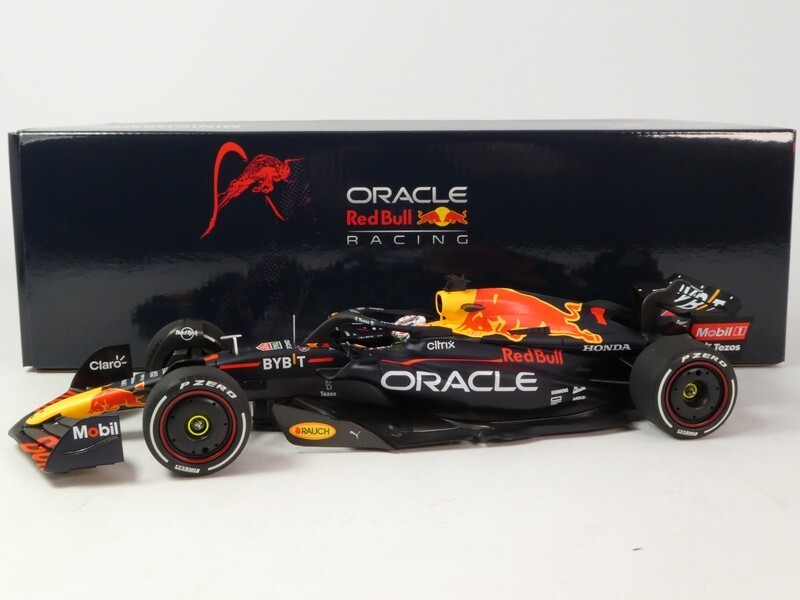 Minichamps Red Bull RB18 Verstappen World Champion 2022 US Austin