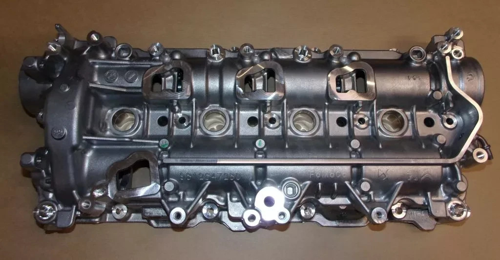 Couvercle de culasse Peugeot pour entretien moteur 1.6HDi référence 9812647280