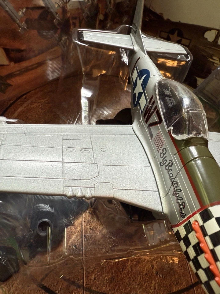 P-51 P-51D Mustang "Big Beautiful Doll" USAAF Escala 1/48 Modelo Diecast NUEVO Foto 3 de 4