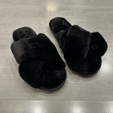 Women  s Black Plush Cross Strap Slide Slippers US 9  10 EU 40  41