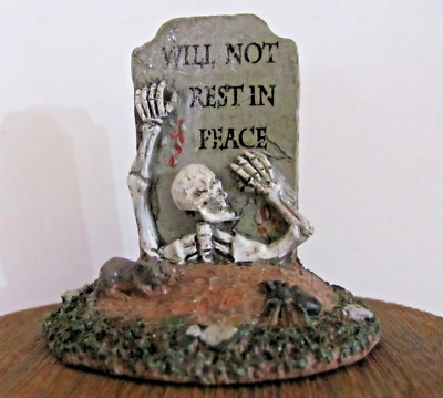 Lemax Spooky Town Accessory - Escape From A Grave #74219