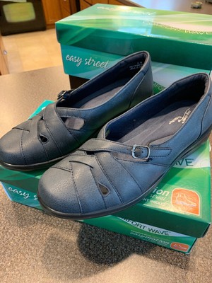navy blue womens shoes wide width