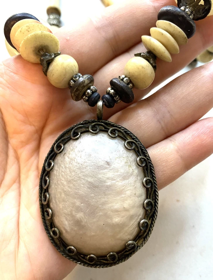 Collar vintage 6,33, plata tibetana, hueso, colgante nácar Foto 2 de 3