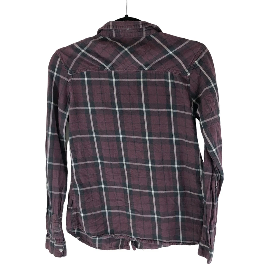 Camisa de franela Charlotte Russe para mujer con bolsillos de algodón Camisa de franela a cuadros Borgoña Foto 2 de 4