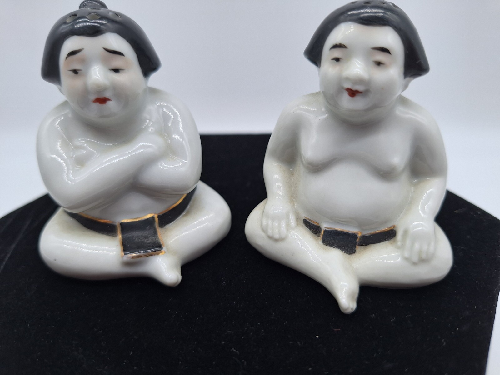 Salt Pepper Shaker Asian Sumo Wrestlers Vintage 2 1/2 inch signed cork