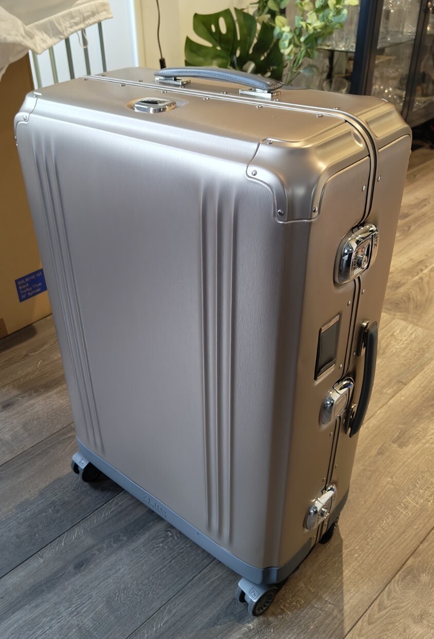 Zero Halliburton ZH Check in Luggage 30 Large Suitcase eBay