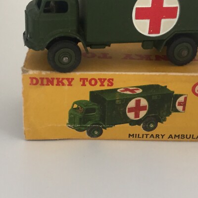 ミニカー DINKY TOYS ambulance militaire renault Dinky 80F, Renault Army Ambulance - Free Price Guide & Review