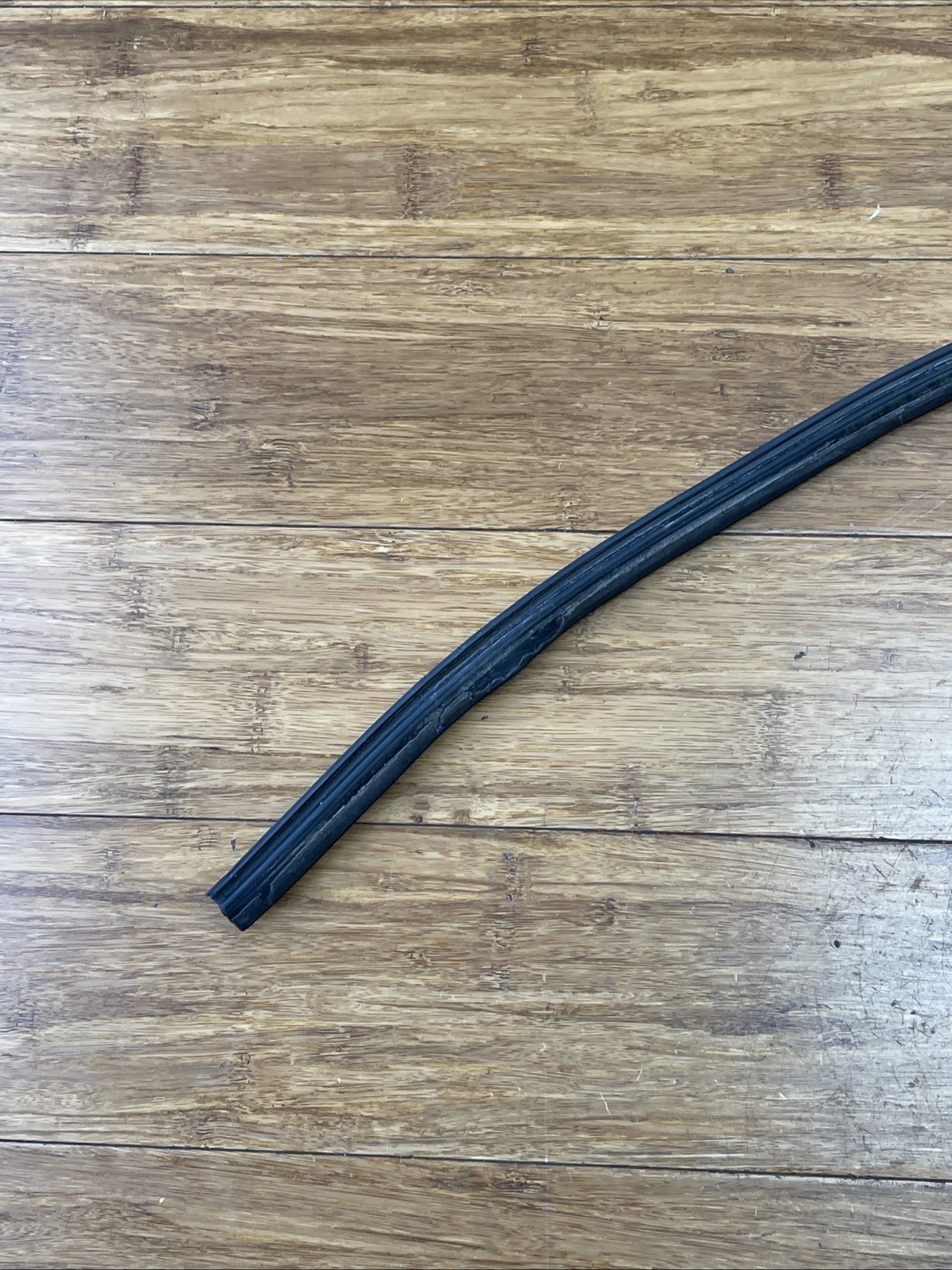 2017-2023 Rolls Royce Dawn RR6 Front Left Door Joint Weather Strip Seal OEM