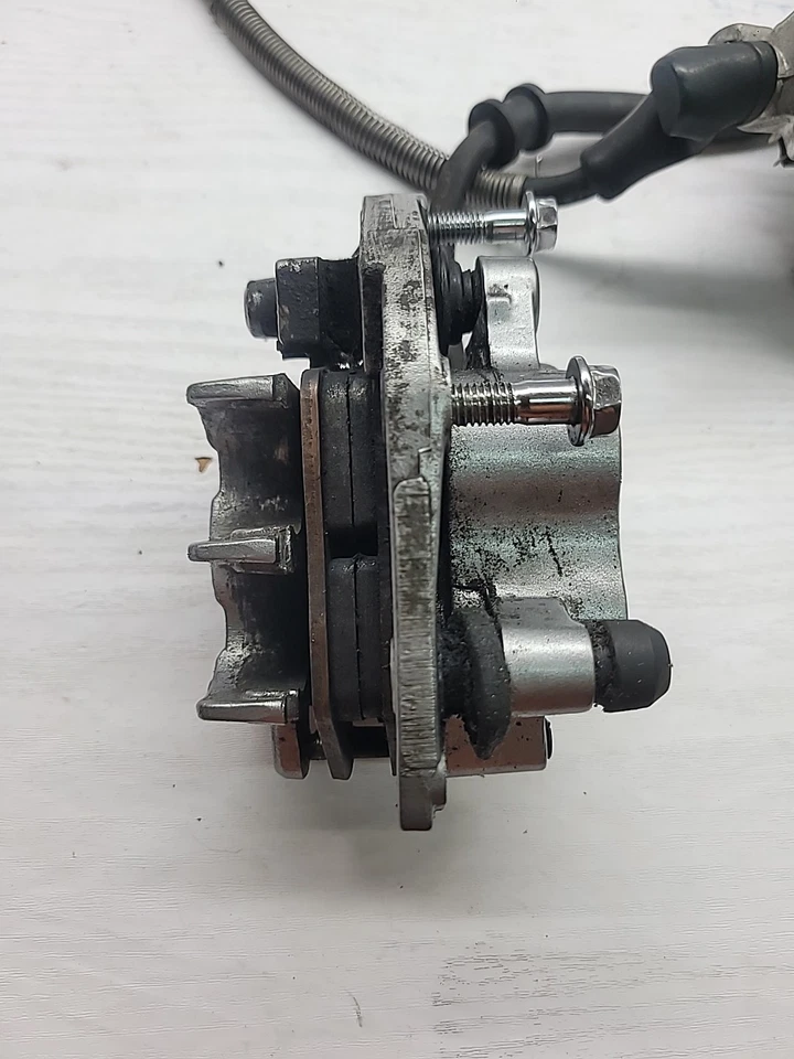 1999-2007 02 Honda Shadow VLX 600 Deluxe суппорт переднего тормоза с главным цилиндром - Изображение 2 из 4