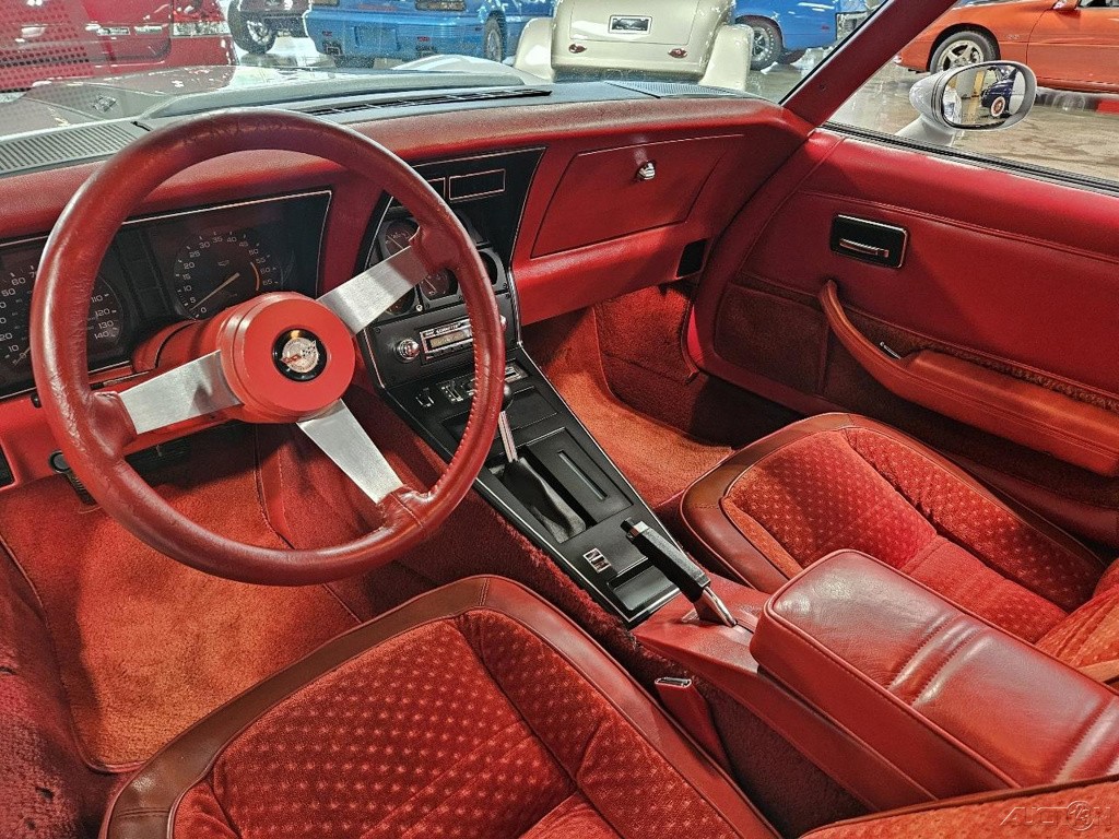1978 Silver Chevrolet Corvette   | C3 Corvette Photo 7