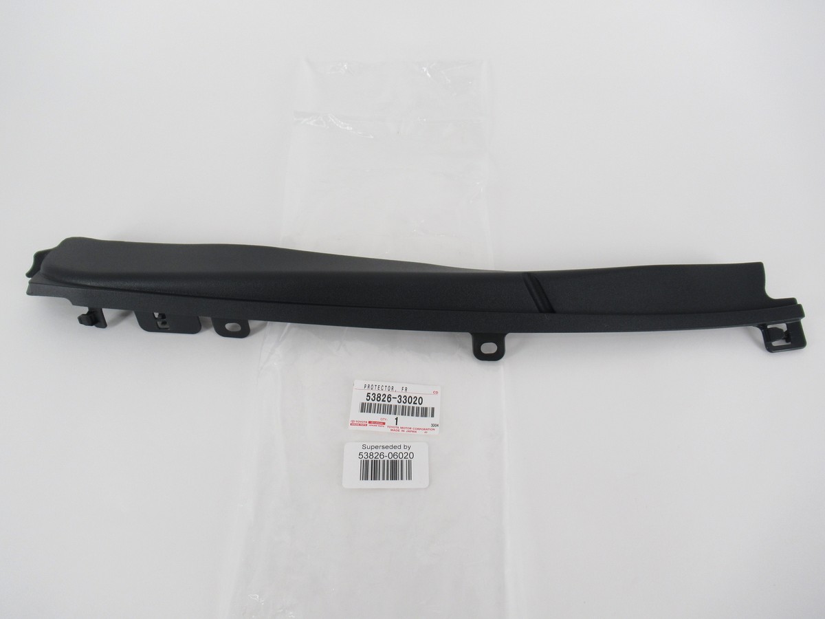 Genuine OEM Toyota 53826-06020 Driver LH Front Fender Protector