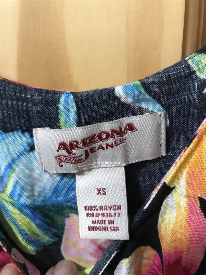 ARIZONA JEAN CO - JUNIORS - PANTALONES CORTOS DE UNA PIEZA - MULTICOLOR - TALLA XS (TW-4069) Foto 2 de 4