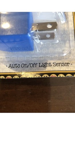 Emoji Pals LED Night Light! Brand New! Rotary Shade Smiles Auto On Off - Picture 5 of 8