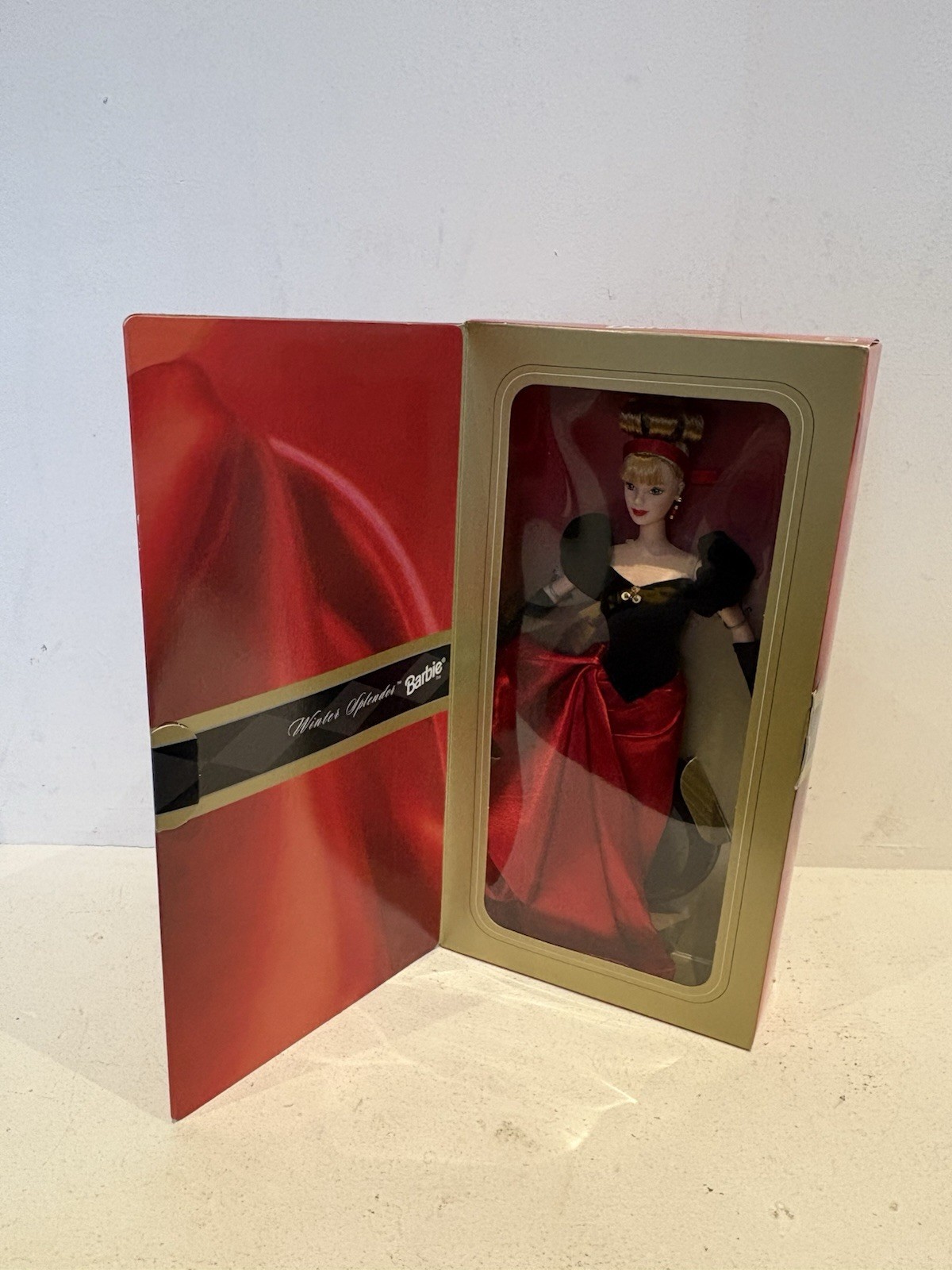 1998 Winter Splendor Barbie Avon Exclusive Special Edition Mattel Doll Boxed