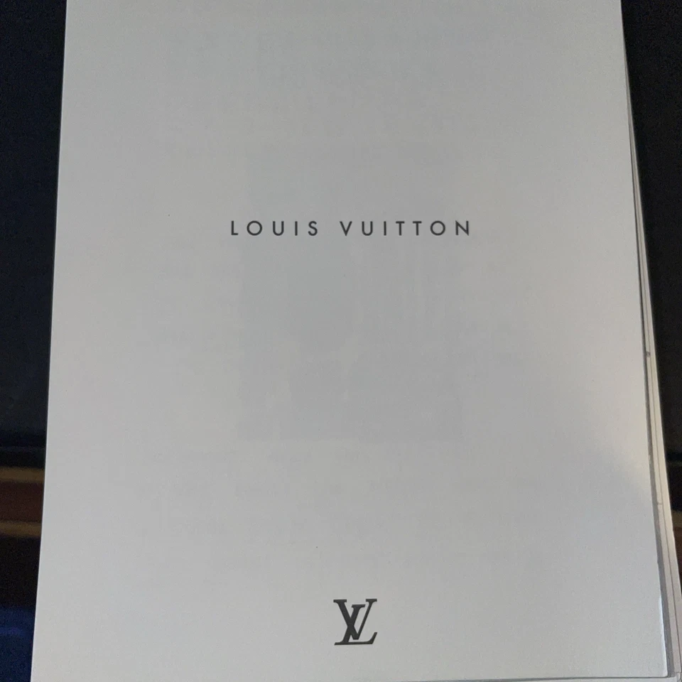 Rare Vintage Louis Vuitton New York Book w/Postcards - Image 4 of 4