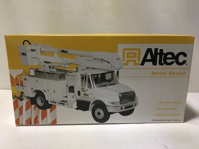 1st Gear ComEd An Exelon Company Power Altec Aerial Device 1/34