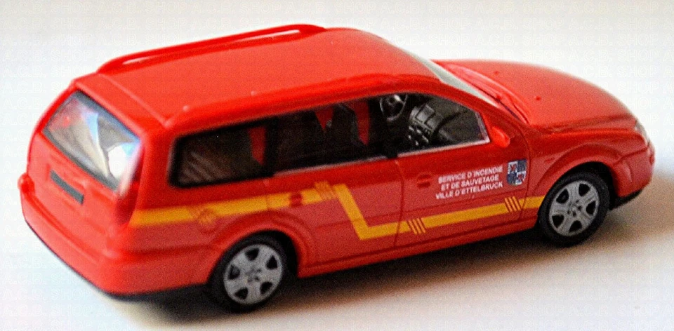 Ford Mondeo Turnier Elw Bomberos Ettelbrueck Luxemburgo Rojo 1:87 Rietze 51137 - Imagen 4 de 4