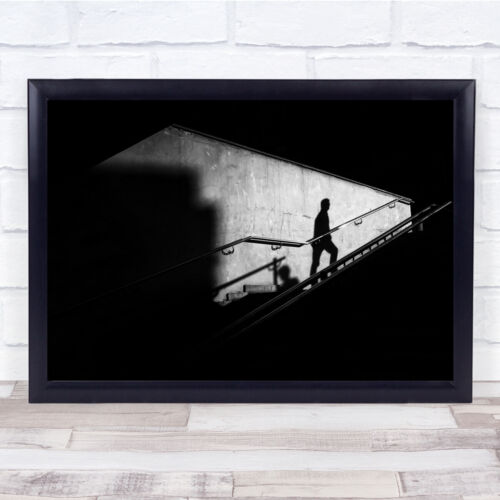 Títere en una escalera de cuerda hombre caminando sombra pared estampado artístico - Imagen 1 de 3