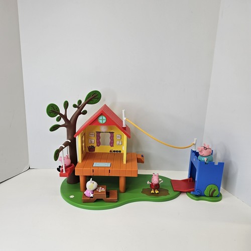 Nick Jr. Peppa Pigs Treehouse and Playset fort With 4 Figures & Picnic Table
