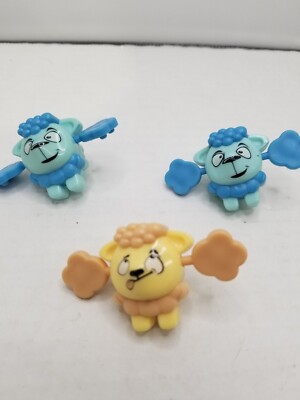 Kinder Joy Surprise Egg Toy Yellow And Blue Sheep Figures