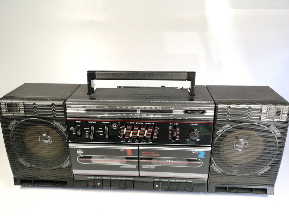 Vintage GE Boom Box AM FM Radio Cassette Model 3-5676a Vintage GE Boom Box AM FM Radio Cassette Model 3-5676a