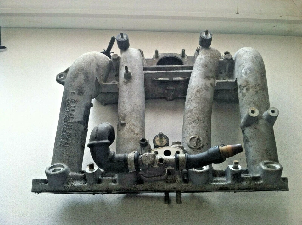 Mercedes-Benz 190e W201 1987-1993 ~ colector de admisión Foto 2 de 4