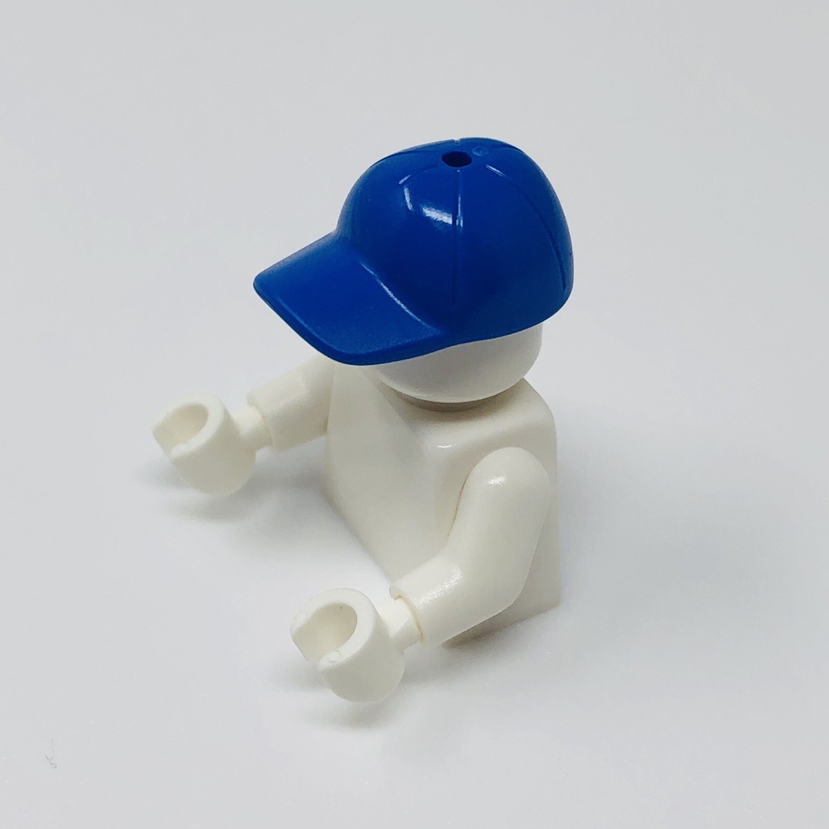 11303 LEGO Minifigure Headgear CAP Hat Short Curved Bill Hole On