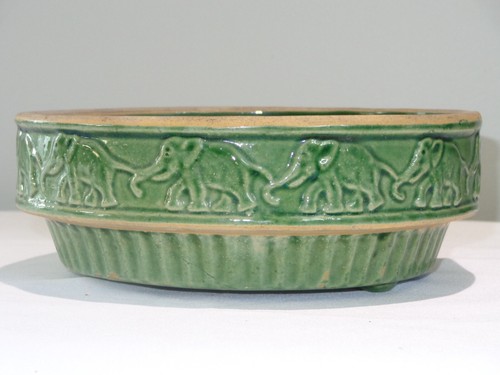 Vintage McCoy American Art Pottery Green Bowl Featuring Elephants Trunk to Tail - Picture 3 of 6