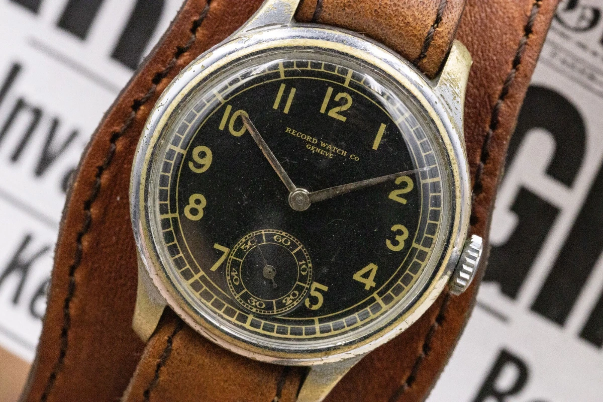 Record Co. Manual Winding WWII cal. 22 Military watch Small Second