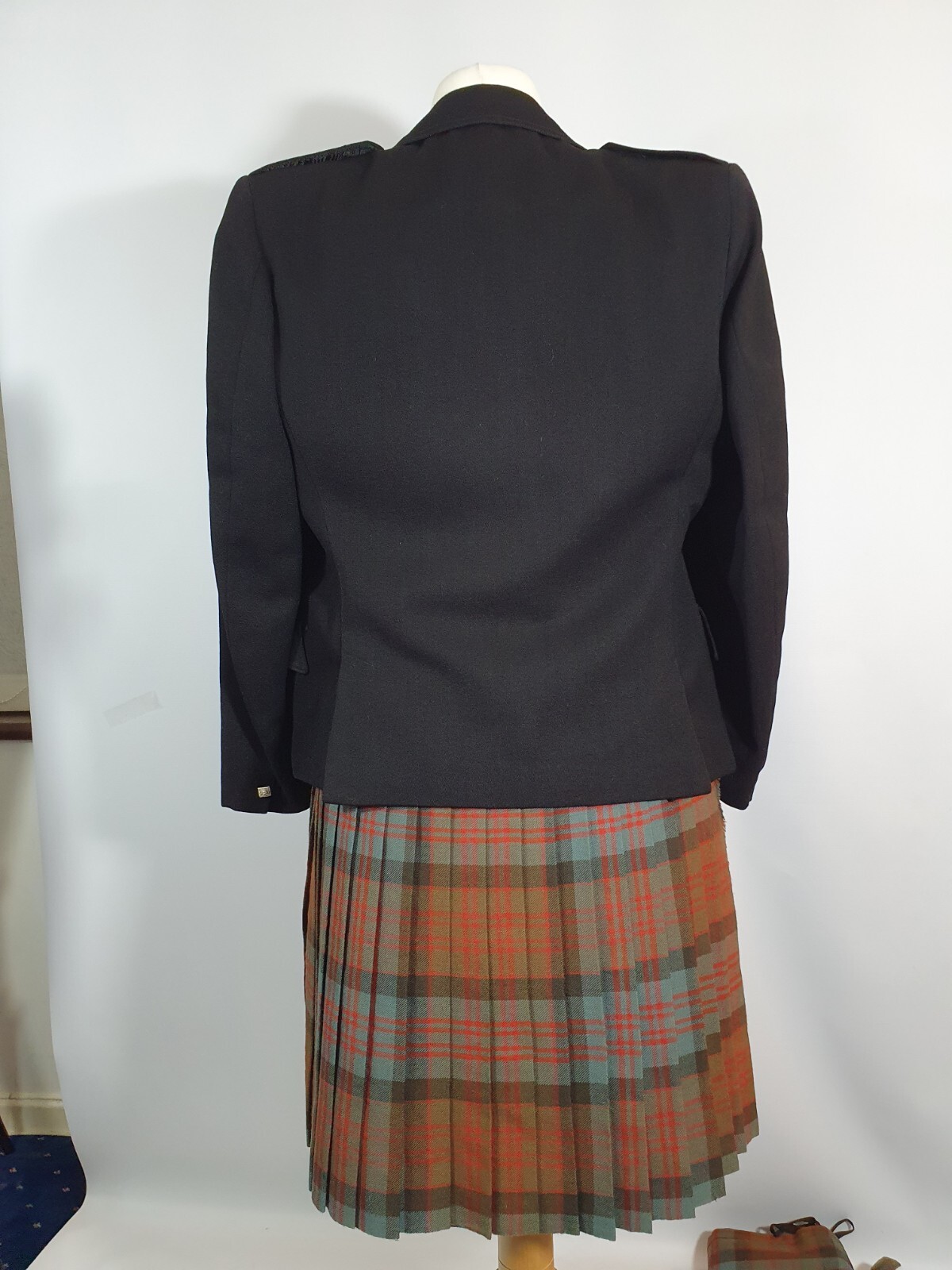 Scottish made muted kilt. Argyll Jacket.  Seal sporran. image 4